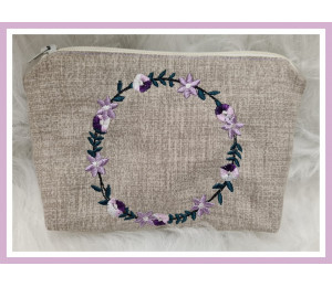 Stickdatei - Blumenkranz Frühling11. April: Stickdatei - Blumenkranz Frühling